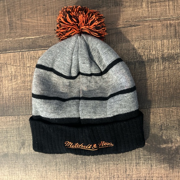 SF Giants Mitchell & Ness beanie - Picture 2 of 5